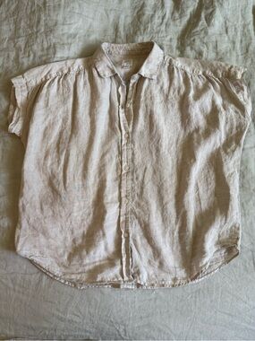 Lightweight Linen Button-Up Shirt in Beige